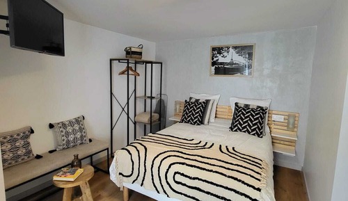 City Studio 8