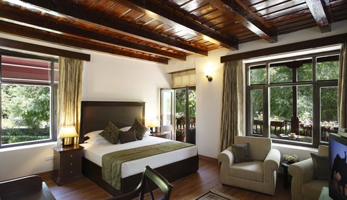 Deluxe Room, 1 King Bed, Non Smoking, Mountain View