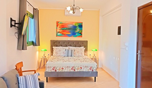 Classic Studio Suite, Pool View