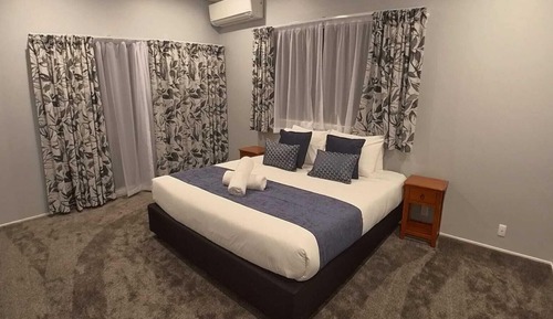 Single Room, 1 King Bed