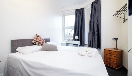 Basic Room, Ensuite