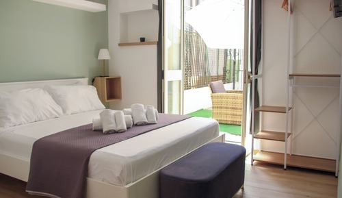 Room, 2 Bedrooms