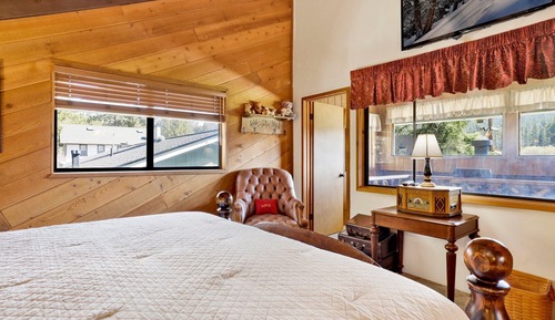 House, Multiple Beds, Patio, Mountain View (1443)