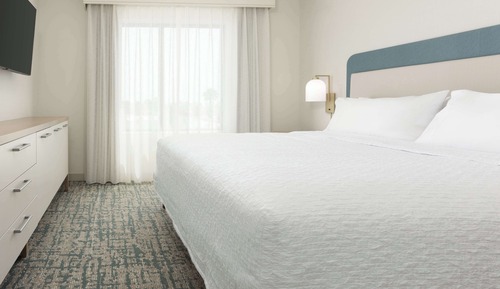 Suite, 1 King Bed, Accessible (Mobility & Hearing, Roll-in Shower)