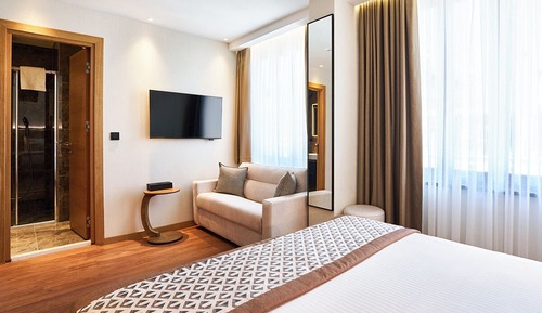 Junior Suite