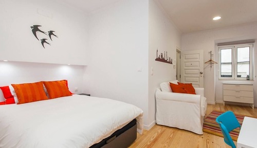 Studio (Beco Belo 28 - 1º)