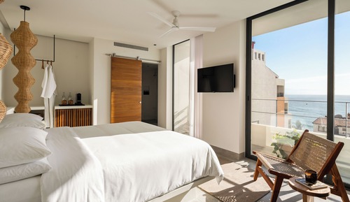 Standard Room, 1 King Bed, Ocean View (Tryst Oceanview King)