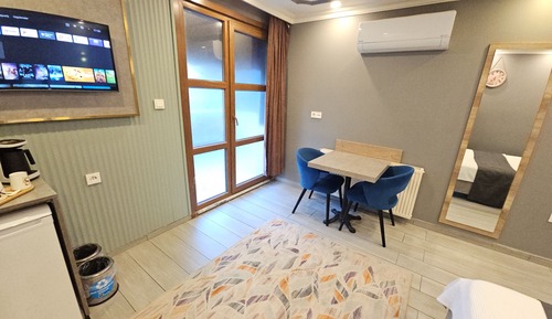 Comfort Room, Kitchen, City View