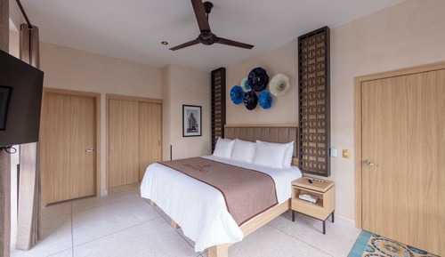 Junior Studio Suite