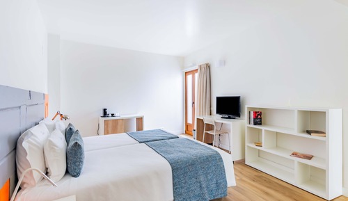 Standard Room, 2 Twin Beds, Private Bathroom