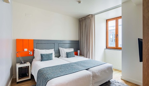 Standard Room, 2 Twin Beds, Private Bathroom