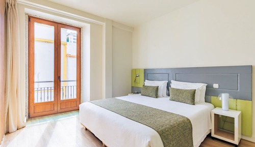 Standard Room, 2 Twin Beds, Private Bathroom