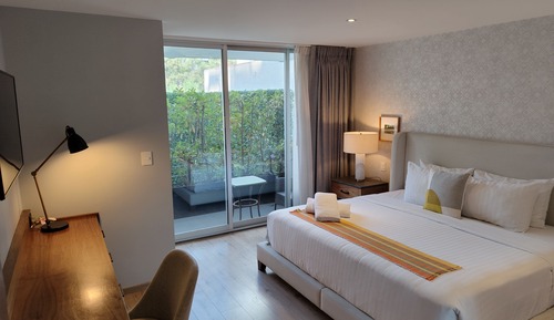 Deluxe Apartment, 1 Queen Bed, Balcony