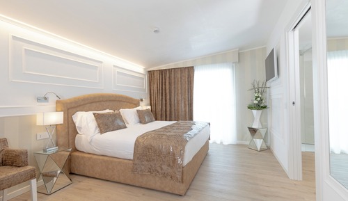 Studio Suite, Partial Sea View