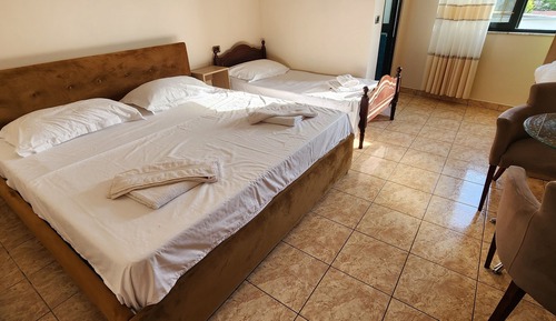 Economy Triple Room