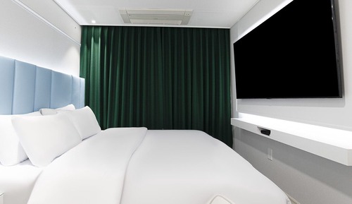 Premium Suite