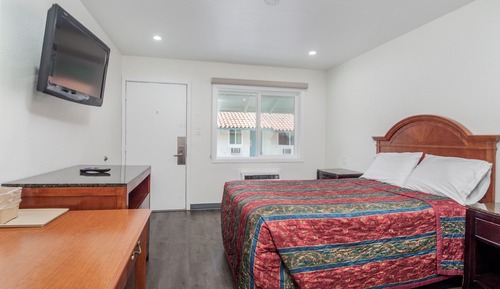 Standard Room, 1 Queen Bed, Non Smoking