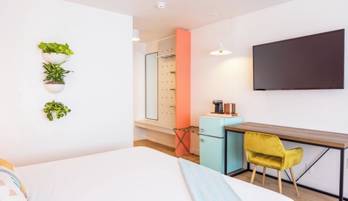 Standard Room, 1 King Bed