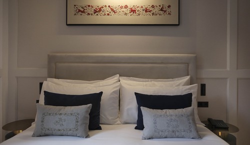Deluxe Room, City View