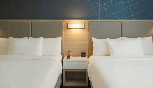 Suite, Multiple Beds, Non Smoking (Mobility/Hearing Access, Roll-in Shwr)