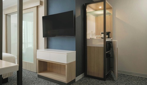 Suite, Multiple Beds, Non Smoking (Hearing Accessible)