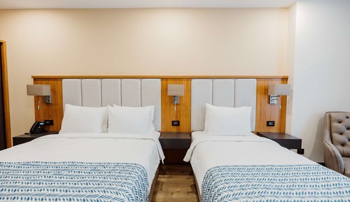 Deluxe Room, Multiple Beds, Non Smoking