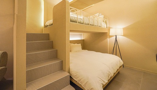 mo 402(Deluxe Room)