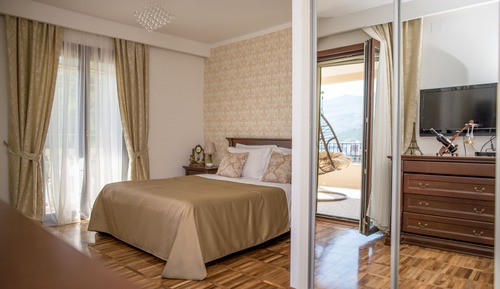 Studio, Sea View