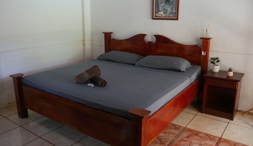 Comfort Room, Pool View