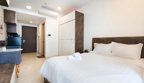 Deluxe Studio Suite, 1 Queen Bed, River View