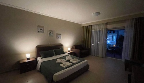 Comfort Triple Room