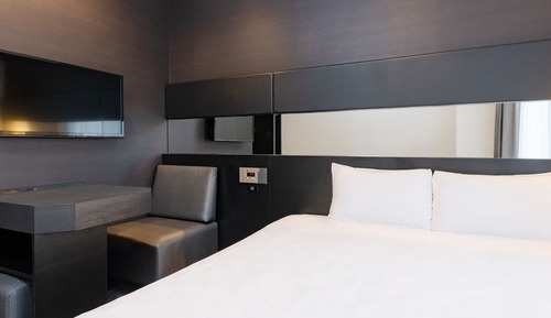 Room (Standard Queen)