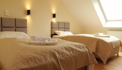 Basic Twin Room, Courtyard View