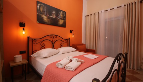 Deluxe Studio Suite, 1 Queen Bed with Sofa bed, Garden View