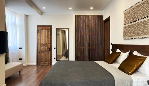 Deluxe Room, 1 King Bed, Balcony