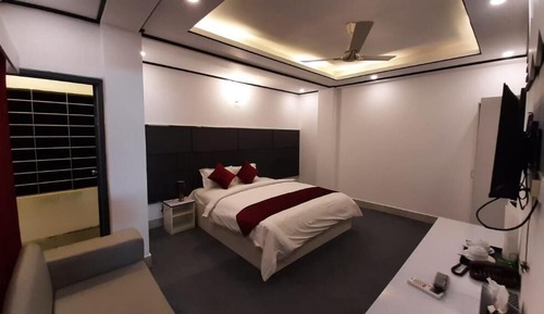 Family Suite, City View
