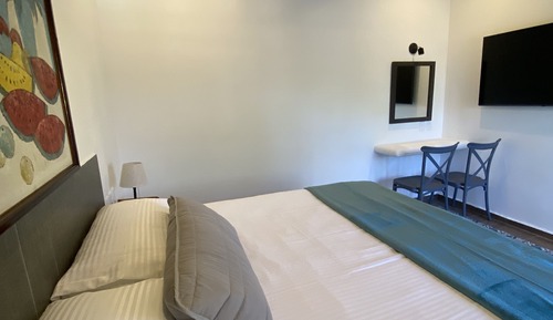 Deluxe Studio Suite