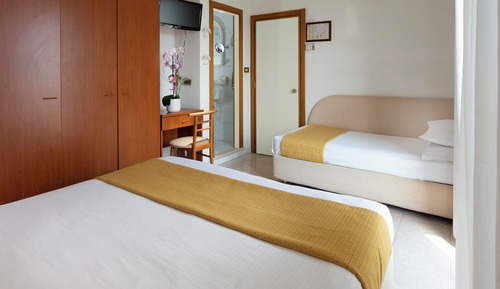 Deluxe Triple Room