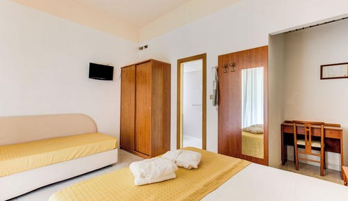 Comfort Triple Room