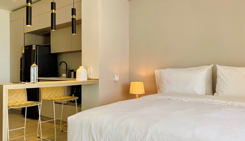 Apartment (814)