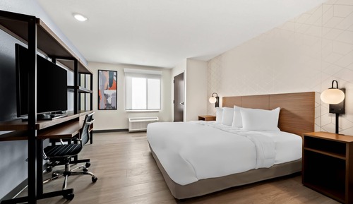 Suite, 1 King Bed, Accessible, Non Smoking