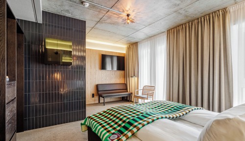 Corner Suite