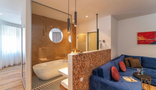 Deluxe Suite, City View