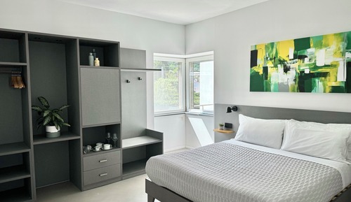 Economy Room