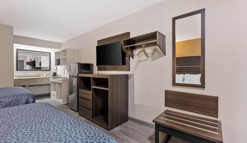 Room, 2 Queen Beds, Smoking (Efficiency)
