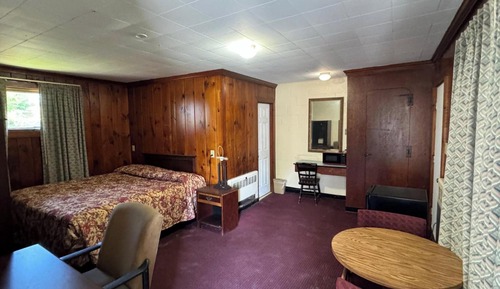 Standard Room, 1 Queen Bed