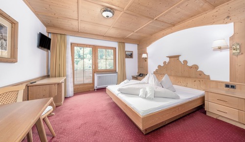 Double Room, Balcony, Mountain View