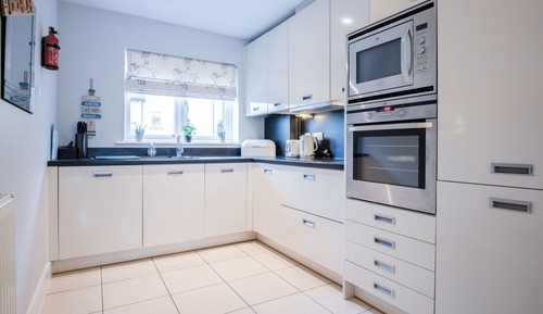 House (2 Bedrooms)