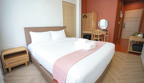Deluxe Room, 1 Queen Bed, Non Smoking