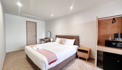 Premier Room, 1 King Bed, Non Smoking